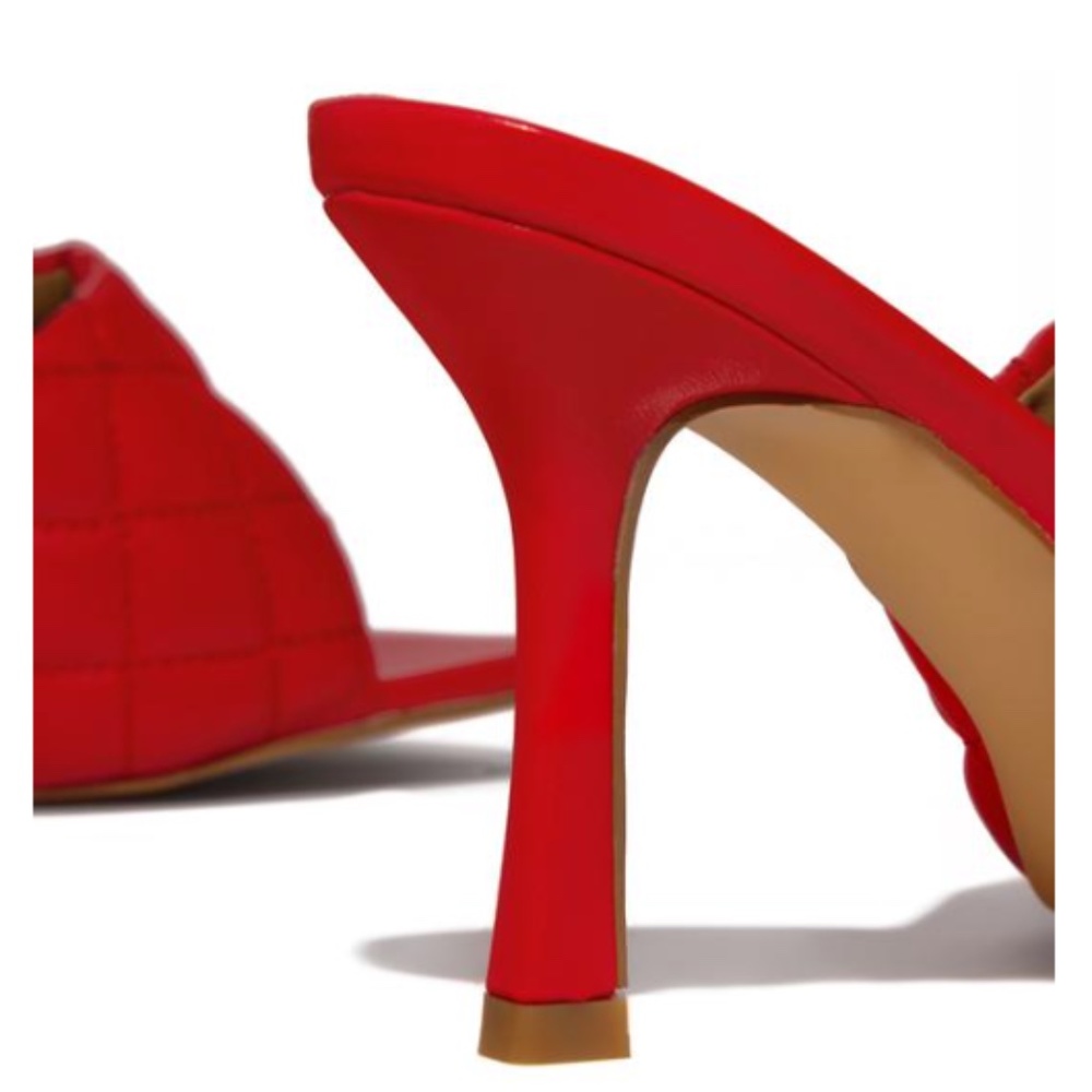 !! RESTOCKED !! Square Toe Quilted Mules – Red - Picture 3 of 4